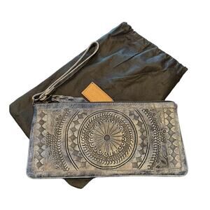 Leaders in Leather Made in Paraguay Hand Made Tooled Blue Wristlet Clutch Purse